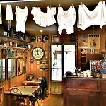 Une Chambre En Ville
